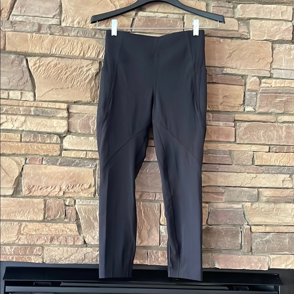 LIKE NEW LULULEMON Leggings! - Picture 2 of 11